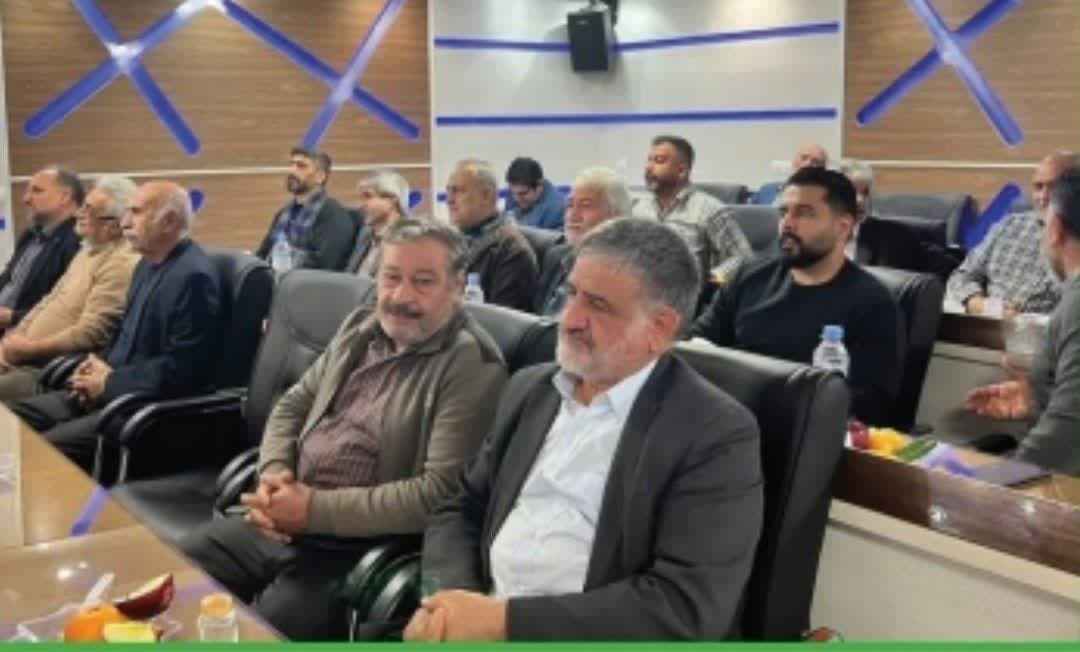 حضور هیئت رئیسه ااتق اصناف شهرستان ری در مراسم تجلیل از فرماندهان ادواری